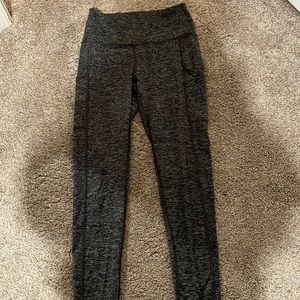 Chill Play Move leggings from Aerie that have been worn twice.